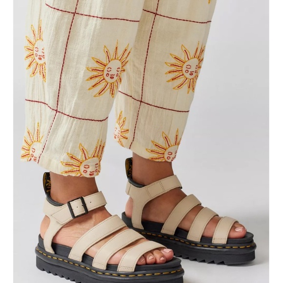 Dr. Martens Blair Hydro leather strap sandals 🩴 - Picture 4 of 10